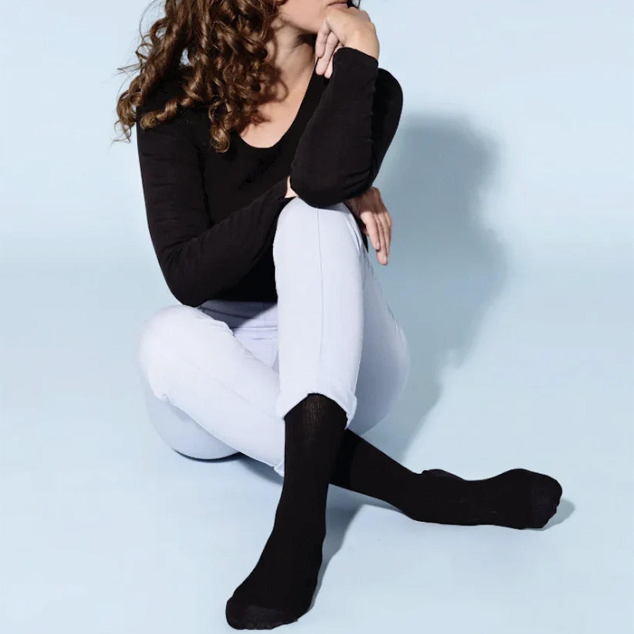 Stödstrumpor bomull svart för svullna och trötta ben