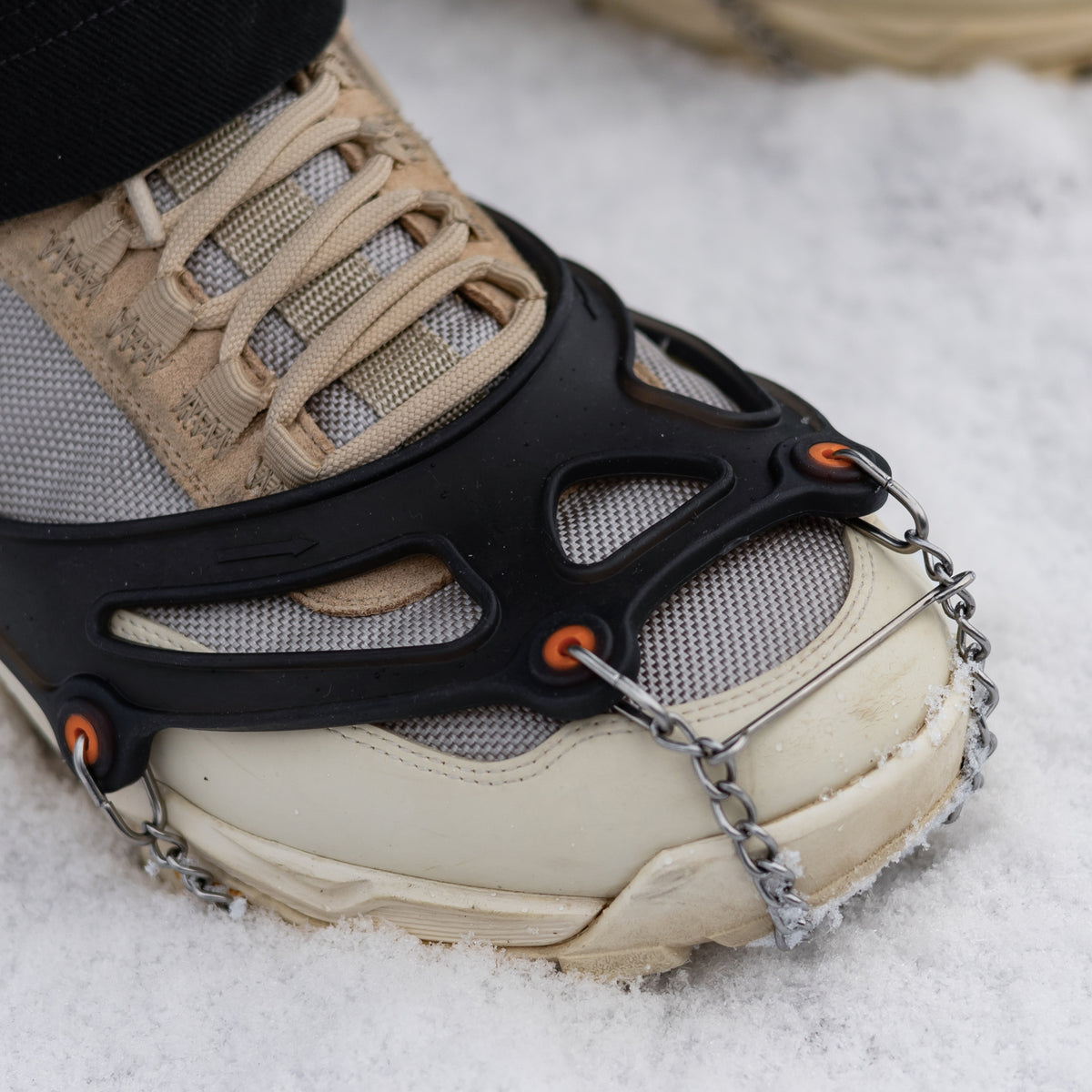 Broddar Ultra Grip med kraftiga ståldubbar för snö och is