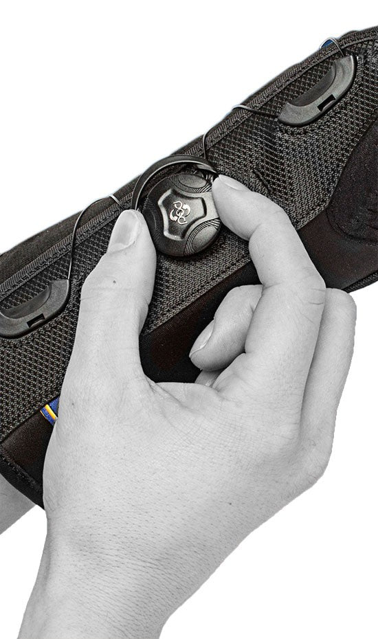 Handledsstöd med tumstöd och BOA-system för exakt passform