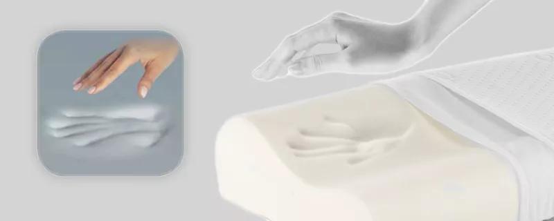 Tillverkad av mjuk och formbar Memory Foam för kombinerad funktion och komfort Tillverkad av mjuk och formbar Memory Foam för kombinerad funktion och komfort